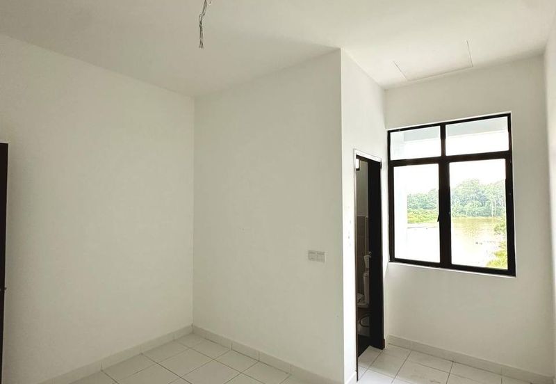 Erica @ Meridin East