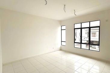 Erica @ Meridin East