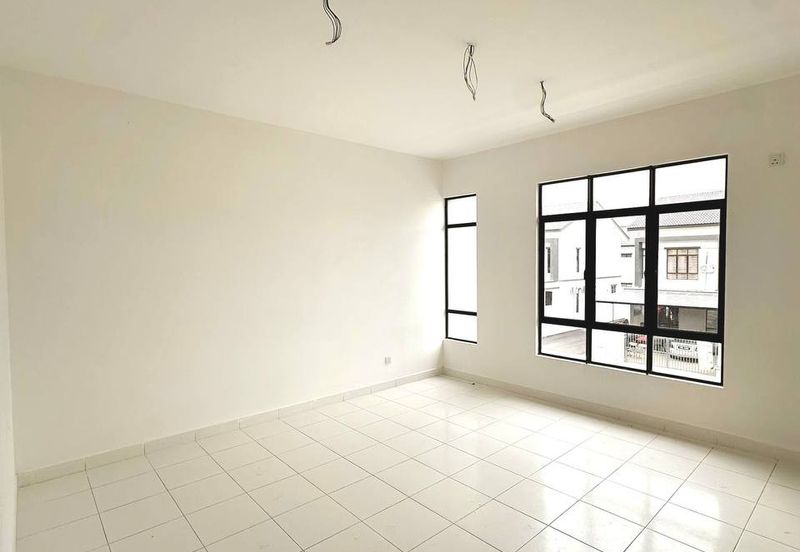 Erica @ Meridin East