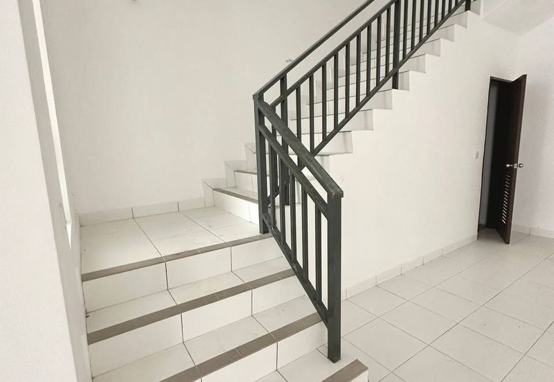 Erica @ Meridin East