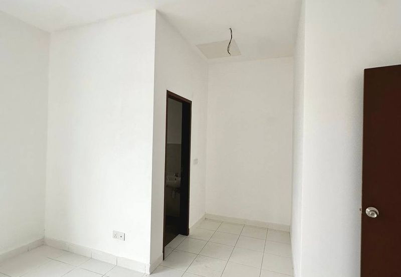 Erica @ Meridin East