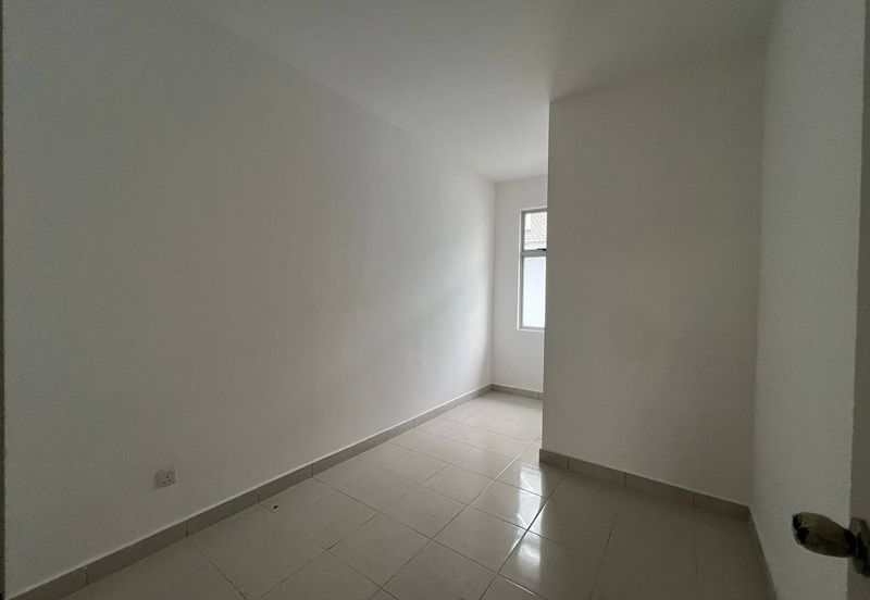 Erica @ Meridin East