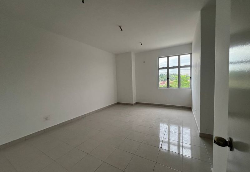 Erica @ Meridin East