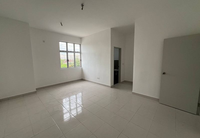 Erica @ Meridin East