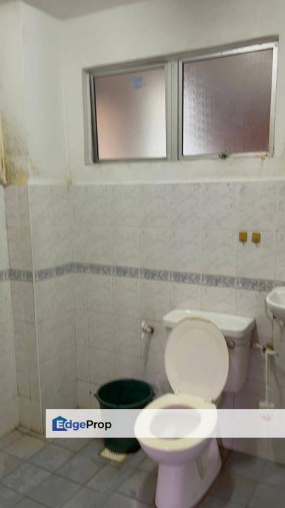 Pangsapuri Sri Wangi  Bigger Corner Unit For Sale, Johor, Tampoi