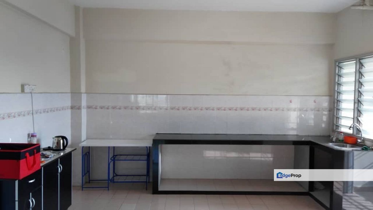 Pangsapuri Sri Wangi –  Corner Unit Renovated For Sale, Johor, Tampoi