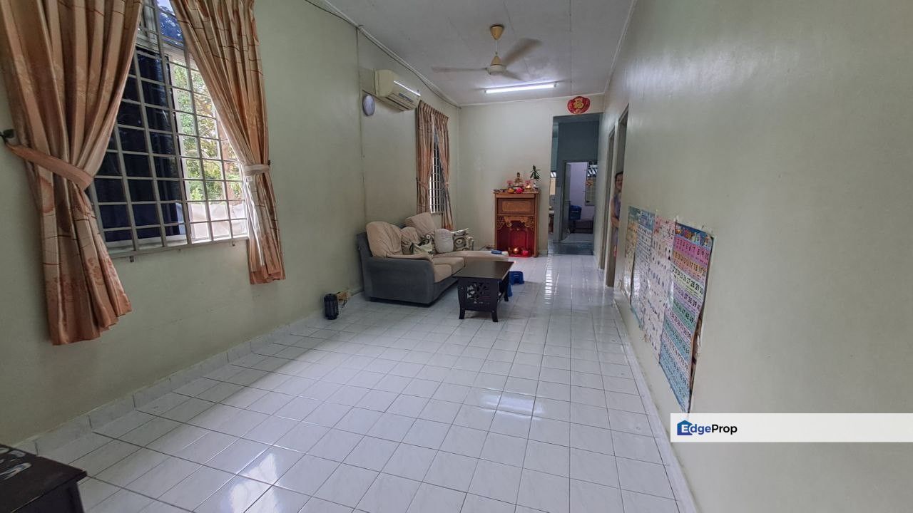 Taman Megah Ria @ Single Storey Terrace House End Lot For Sale, Johor, Masai