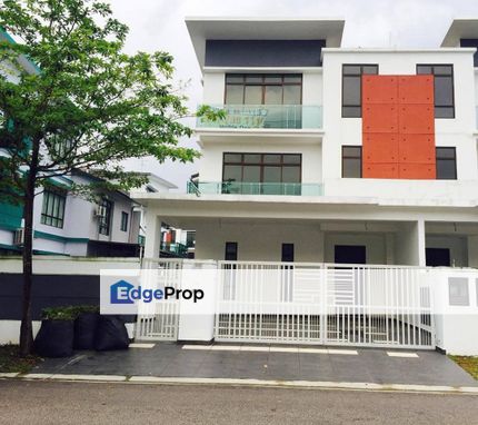 Taman Skudai Indah 3 Storey cluster For Sale, Johor, Skudai