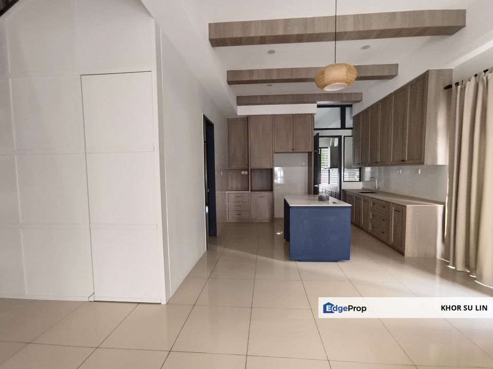 Bandar Kinrara 8 Renovated and Well Maintained 2-Storeys Terrace For Sale!!, Selangor, Puchong