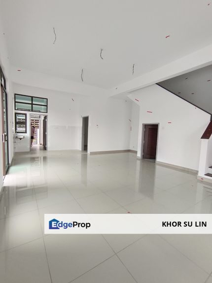 Brand New End Lot Terrace House at Bandar Kinrara 8 for sale! Nice unit with decent side land!!, Selangor, Bandar Kinrara Puchong