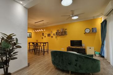 2.5 Storeys Terrace House @ Bandar Puteri 8 Puchong for sale! Freehold! Freehold! Freehold! 