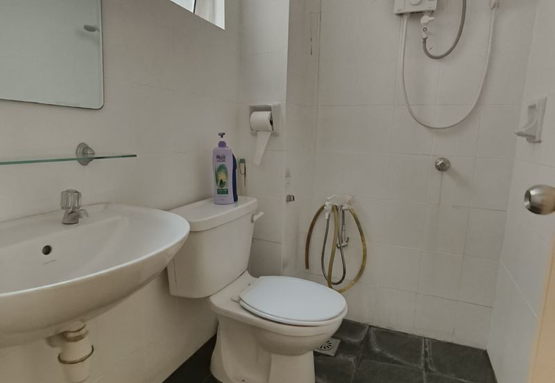 2.5 Storeys Terrace House @ Bandar Puteri 8 Puchong for sale! Freehold! Freehold! Freehold! 