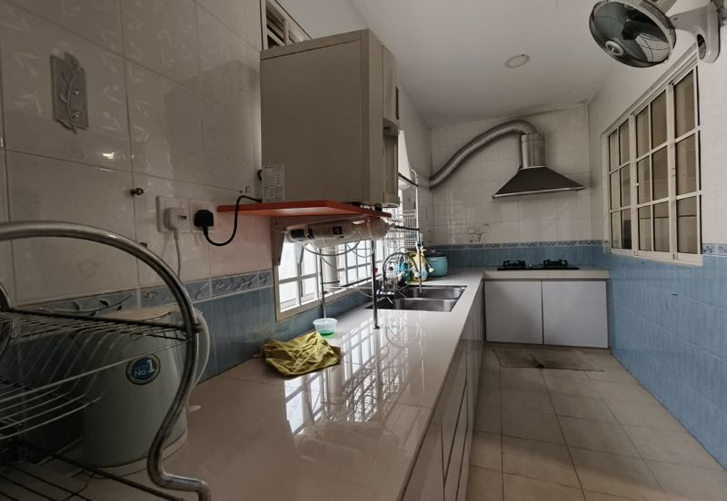 2.5 Storeys Terrace House @ Bandar Puteri 8 Puchong for sale! Freehold! Freehold! Freehold! 