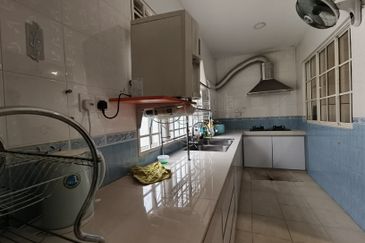 2.5 Storeys Terrace House @ Bandar Puteri 8 Puchong for sale! Freehold! Freehold! Freehold! 