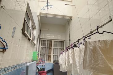 2.5 Storeys Terrace House @ Bandar Puteri 8 Puchong for sale! Freehold! Freehold! Freehold! 