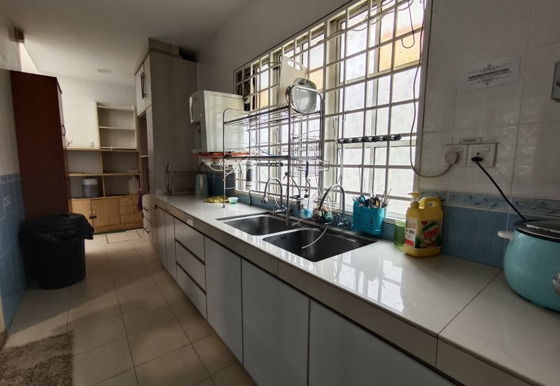 2.5 Storeys Terrace House @ Bandar Puteri 8 Puchong for sale! Freehold! Freehold! Freehold! 