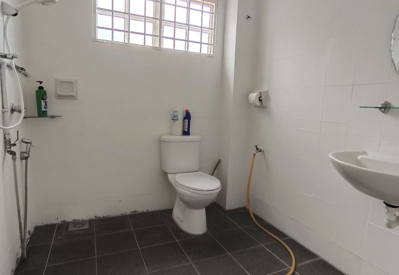 2.5 Storeys Terrace House @ Bandar Puteri 8 Puchong for sale! Freehold! Freehold! Freehold! 