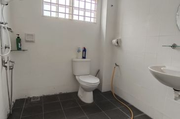 2.5 Storeys Terrace House @ Bandar Puteri 8 Puchong for sale! Freehold! Freehold! Freehold! 