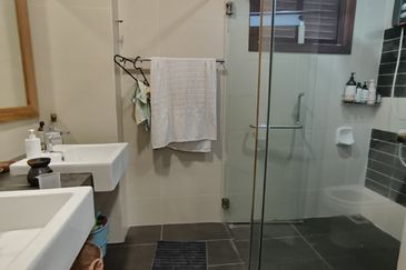 Semi-D at Kemuning Greenhills, Bukit Rimau, Kota Kemuning Shah Alam for sale!!