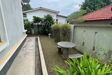 Teluk Kalong Kemanan Terengganu 