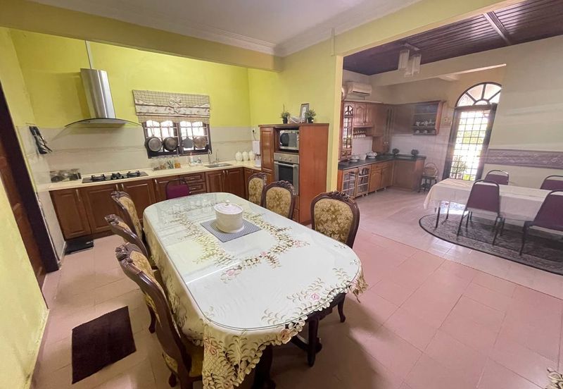 BANGLO CORNER LOT TEPI JALAN UTAMA TAMAN GELIGA INDAH KEMAMAN 