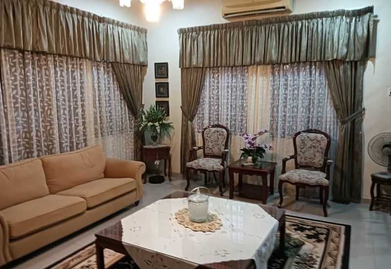 BANGLO CORNER LOT TEPI JALAN UTAMA TAMAN GELIGA INDAH KEMAMAN 