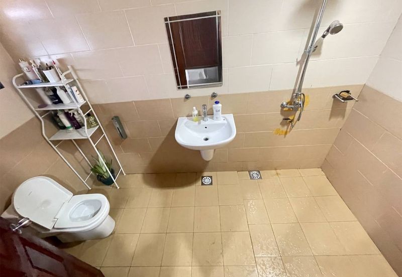 BANGLO CORNER LOT TEPI JALAN UTAMA TAMAN GELIGA INDAH KEMAMAN 