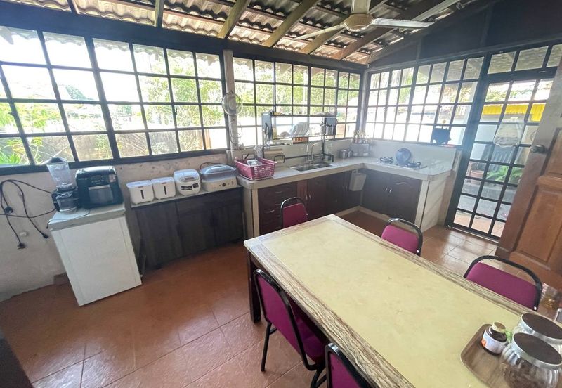 BANGLO CORNER LOT TEPI JALAN UTAMA TAMAN GELIGA INDAH KEMAMAN 