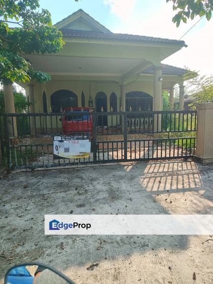 Banglo  Di pekan Pahang, Pahang, Pekan