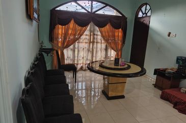 Banglo  Di pekan Pahang