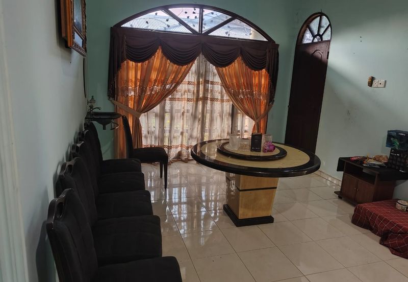 Banglo  Di pekan Pahang