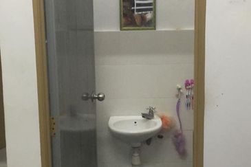 “Rumah Mesra Keluarga di Lorong Seri Damai Makmur 3, Kuantan”