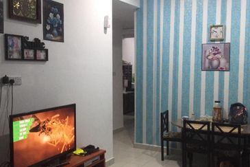 “Rumah Mesra Keluarga di Lorong Seri Damai Makmur 3, Kuantan”