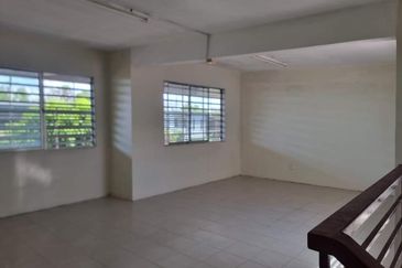 1.5 TINGKAT BANDAR KUANTAN PUTERI (THE TRENDS)