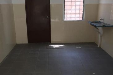 1.5 TINGKAT BANDAR KUANTAN PUTERI (THE TRENDS)