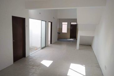 1.5 TINGKAT BANDAR KUANTAN PUTERI (THE TRENDS)