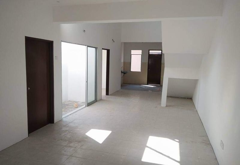 1.5 TINGKAT BANDAR KUANTAN PUTERI (THE TRENDS)