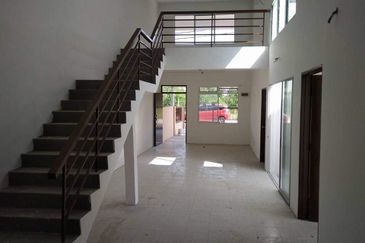 1.5 TINGKAT BANDAR KUANTAN PUTERI (THE TRENDS)