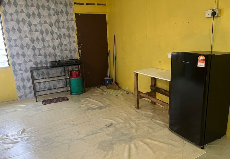 Teres Setingkat Di Taman Tas 