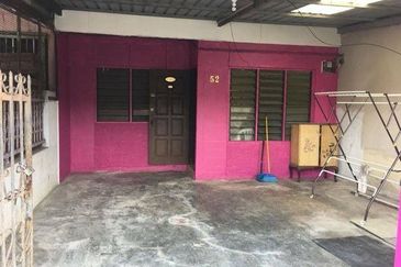 Teres Setingkat Di Taman Tas 