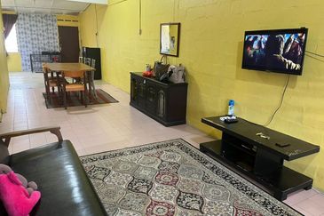 Teres Setingkat Di Taman Tas 