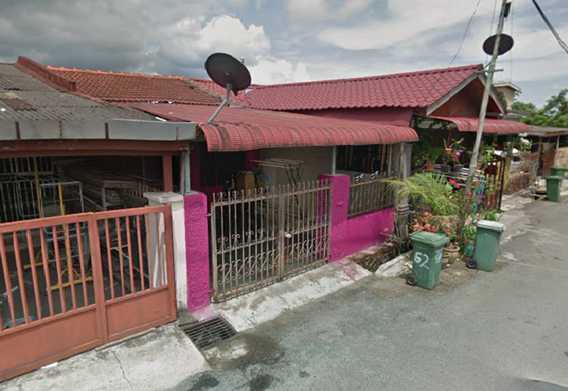 Teres Setingkat Di Taman Tas 