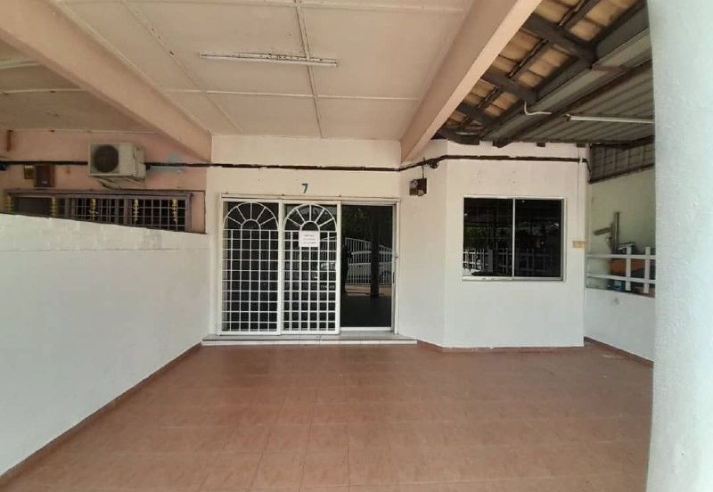 TERES SETINGKAT TAMAN TAS