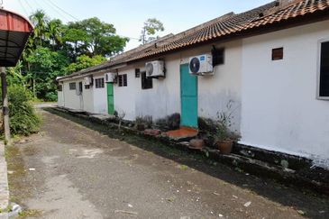 TERES SETINGKAT TAMAN TAS