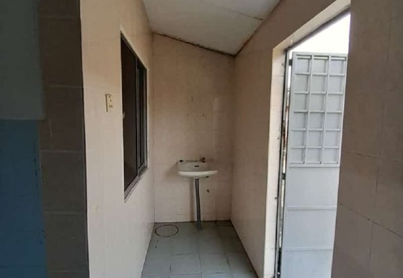 TERES SETINGKAT TAMAN TAS