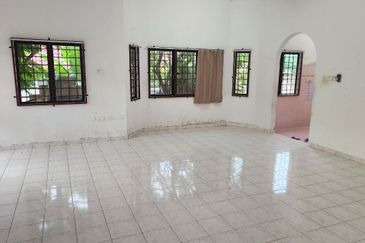 Taman Beserah Mewah, Pelindung, Beserah