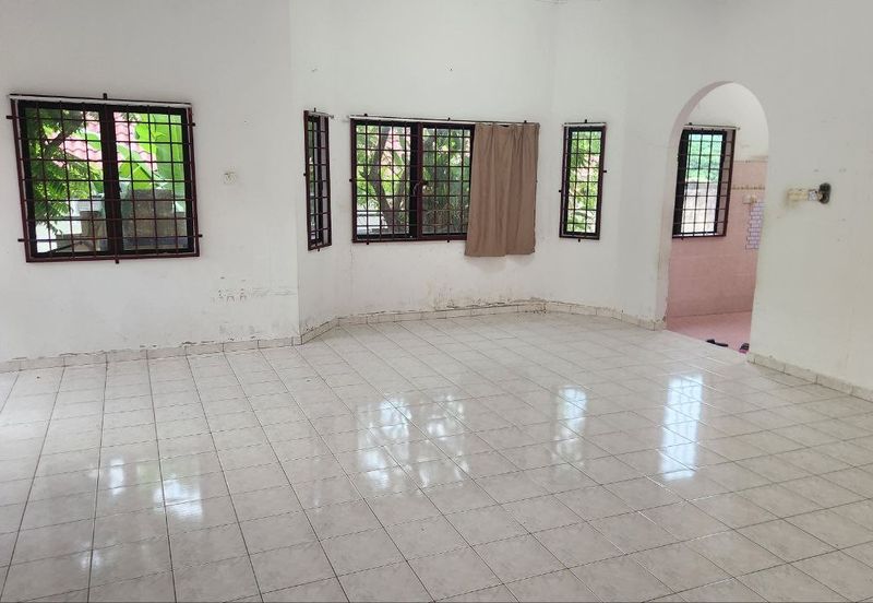 Taman Beserah Mewah, Pelindung, Beserah