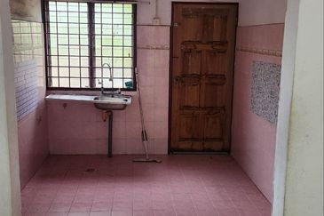 Taman Beserah Mewah, Pelindung, Beserah