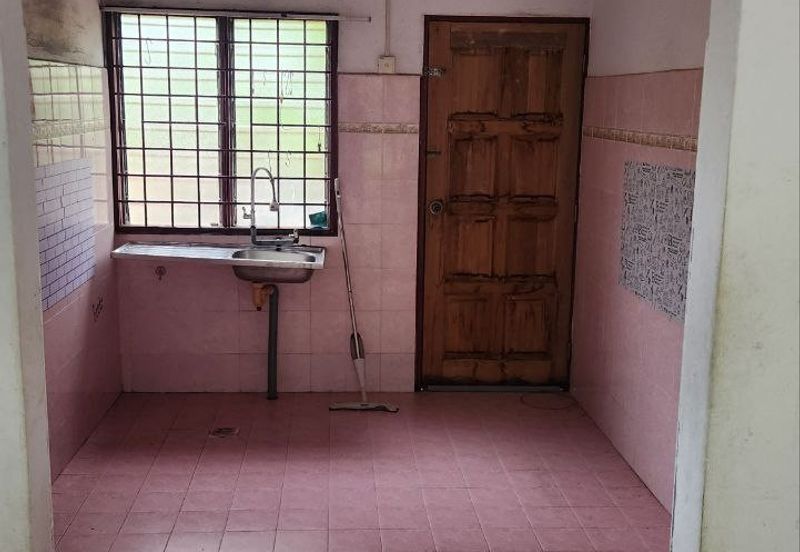 Taman Beserah Mewah, Pelindung, Beserah