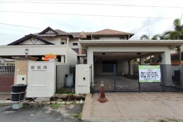 SEMI D 2 TINGKAT , LORONG TOK SIRA, KUANTAN, PAHANG BELOW MARKET VALUE 
